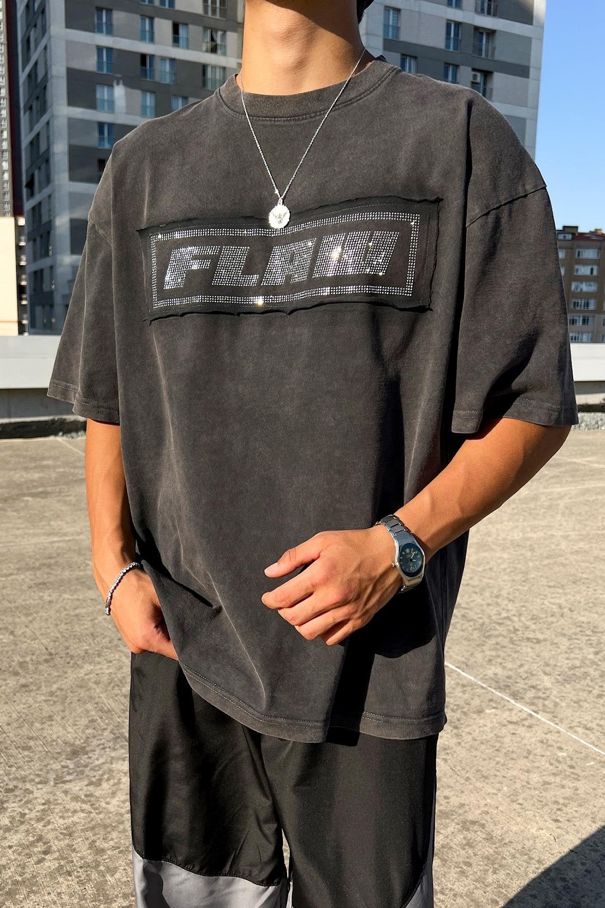 Acid Wash Flaw Stone Embroidered Oversize T-Shirt