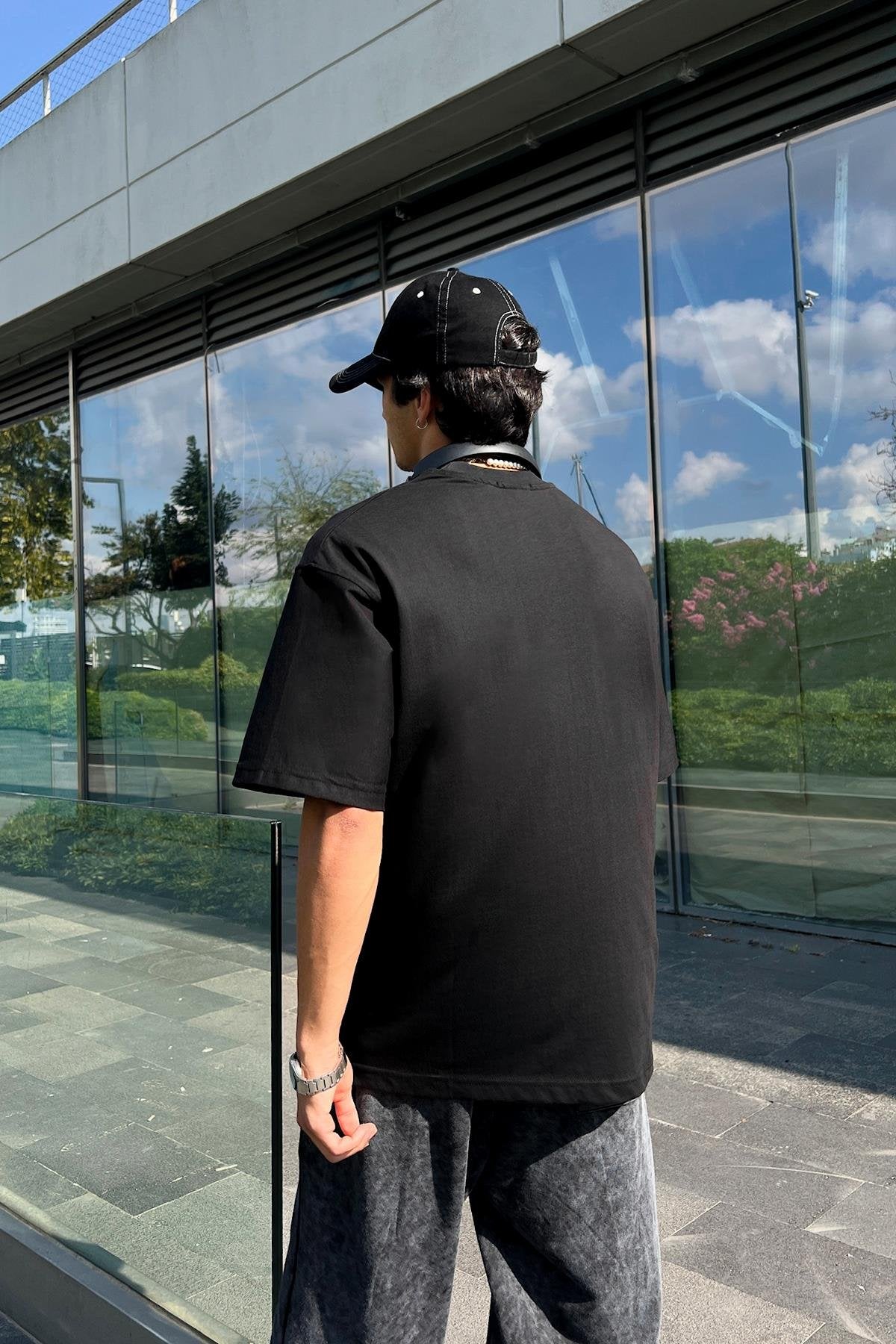 Basic Black Oversize T-Shirt