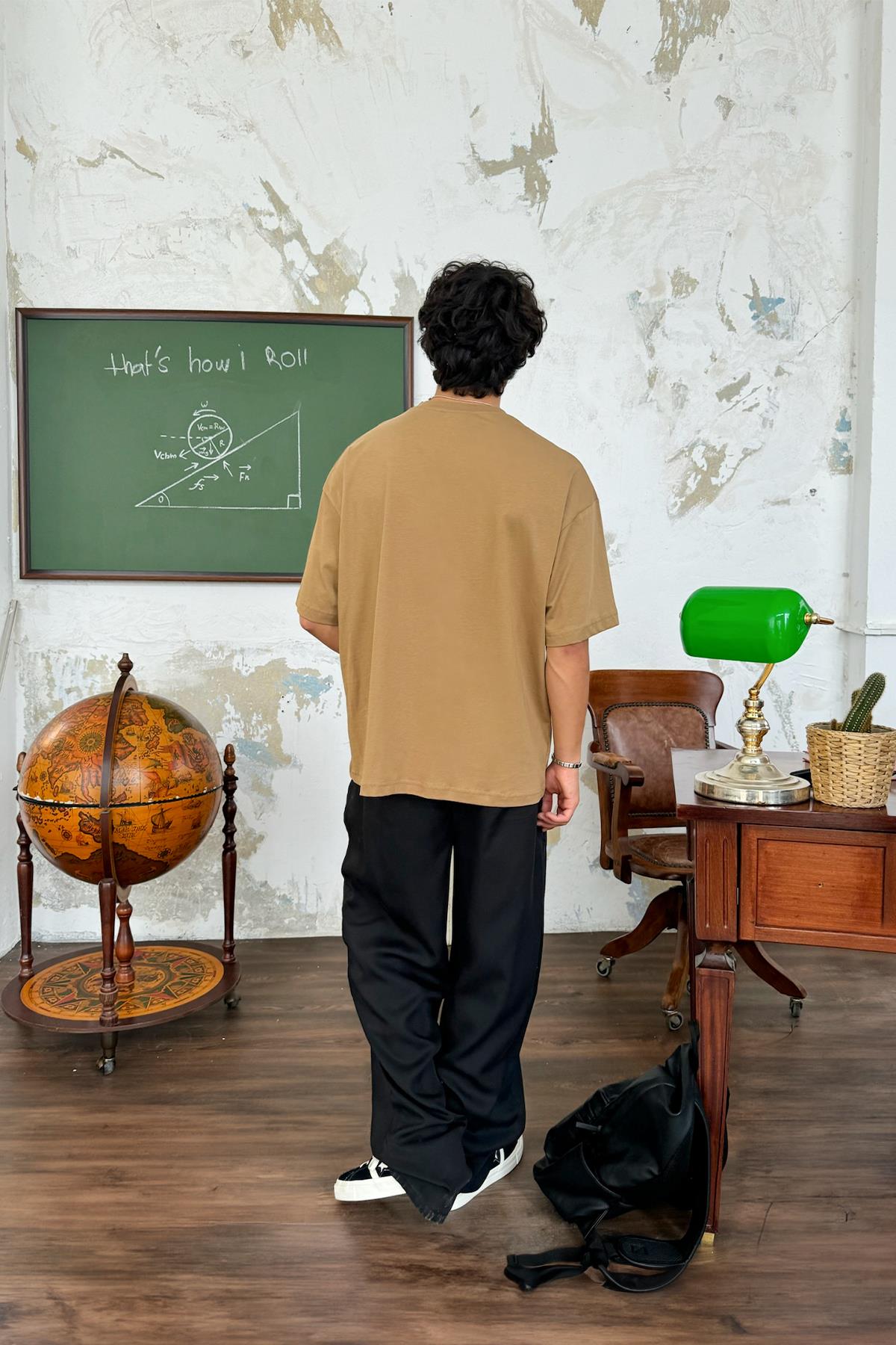 Flaw Atelier Bicycle Neck Camel Basic T-Shirt