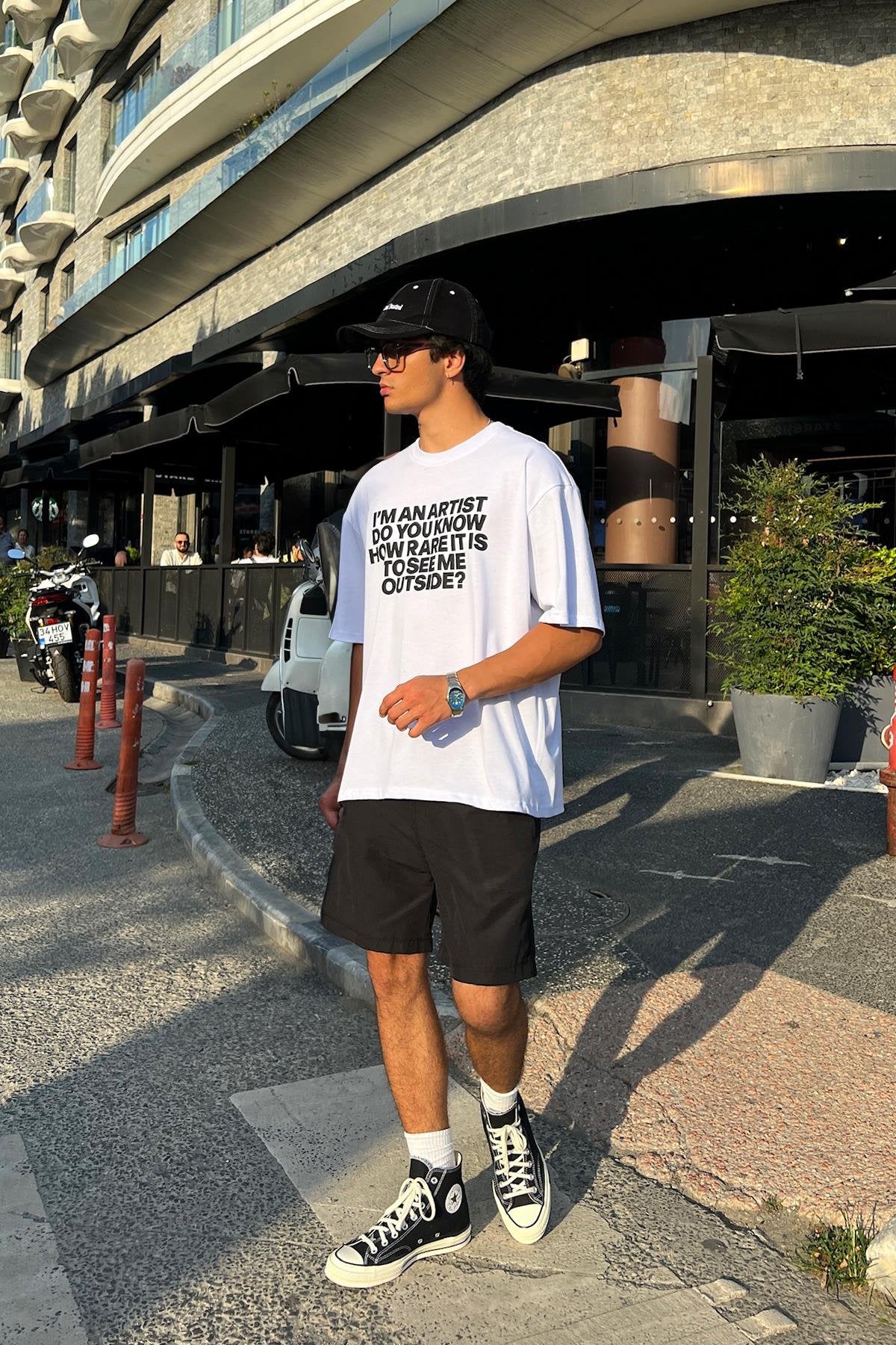 I'm an Artist Printed White Oversize T-Shirt