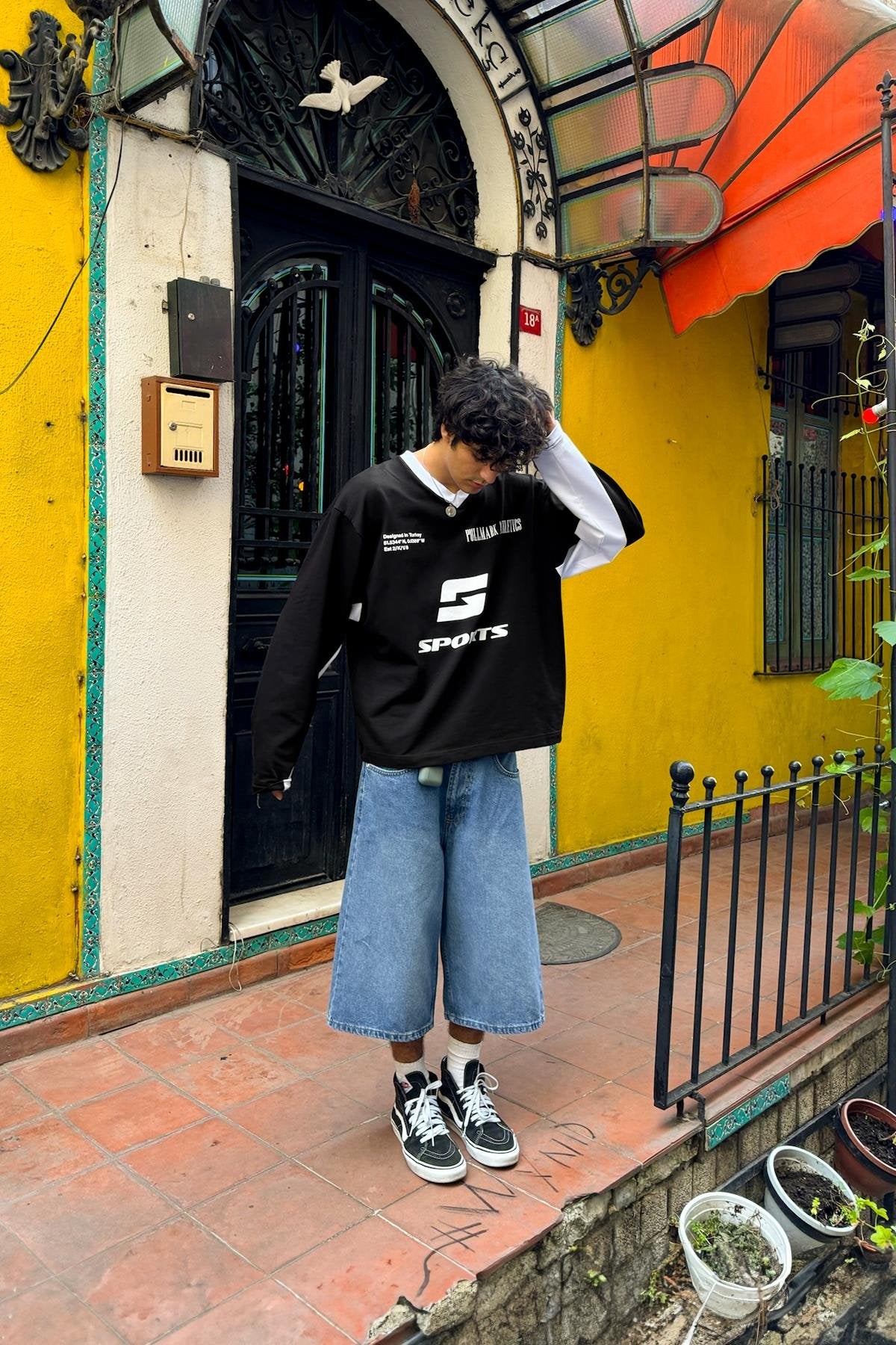 Sports Printed Block Sleeve V-Neck Black Long Sleeve T-Shirt
