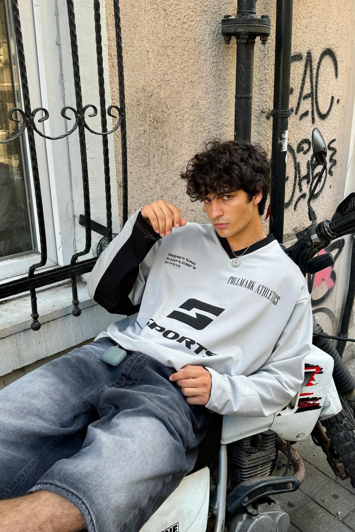 Sports Printed Block Sleeve V Neck Long Sleeve T-Shirt