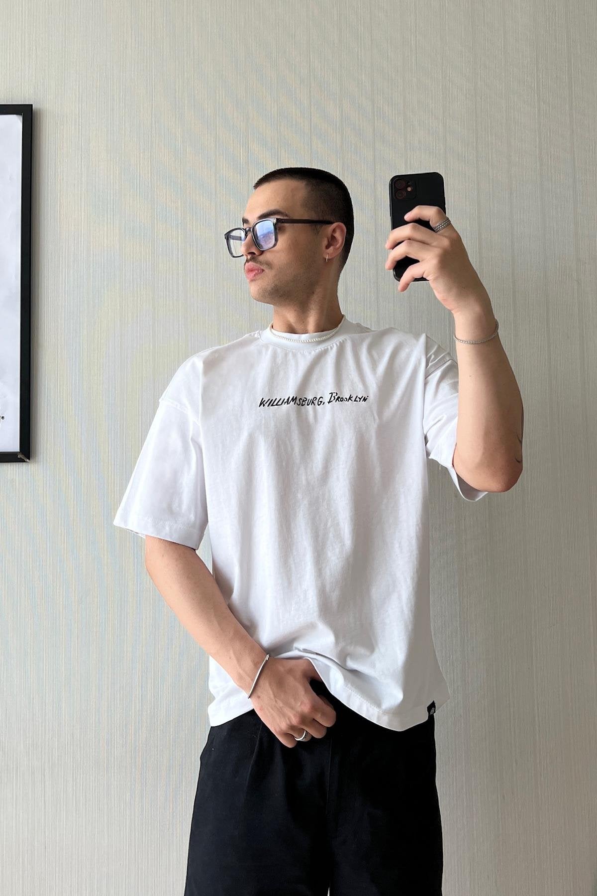 WB Brooklyn Printed White Oversize T-Shirt