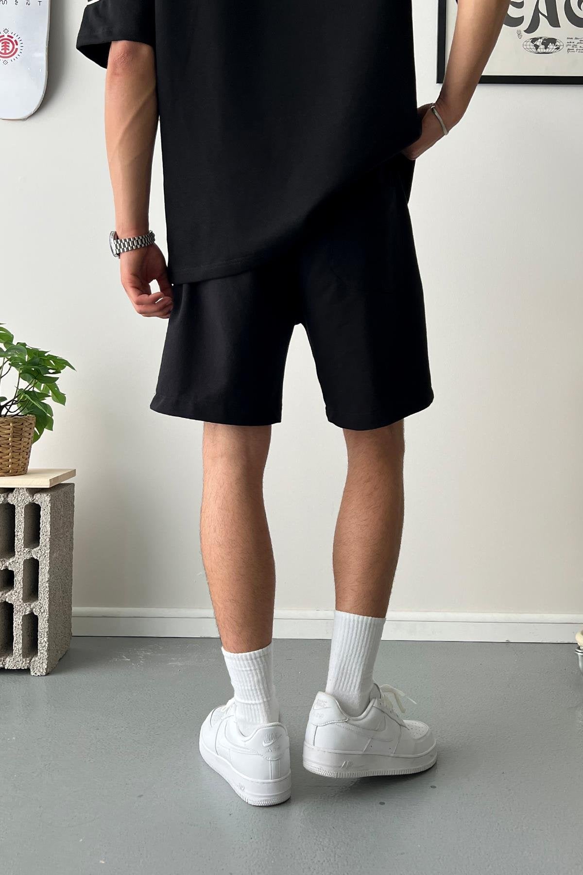 Embroidered Black Oversize Basic Shorts