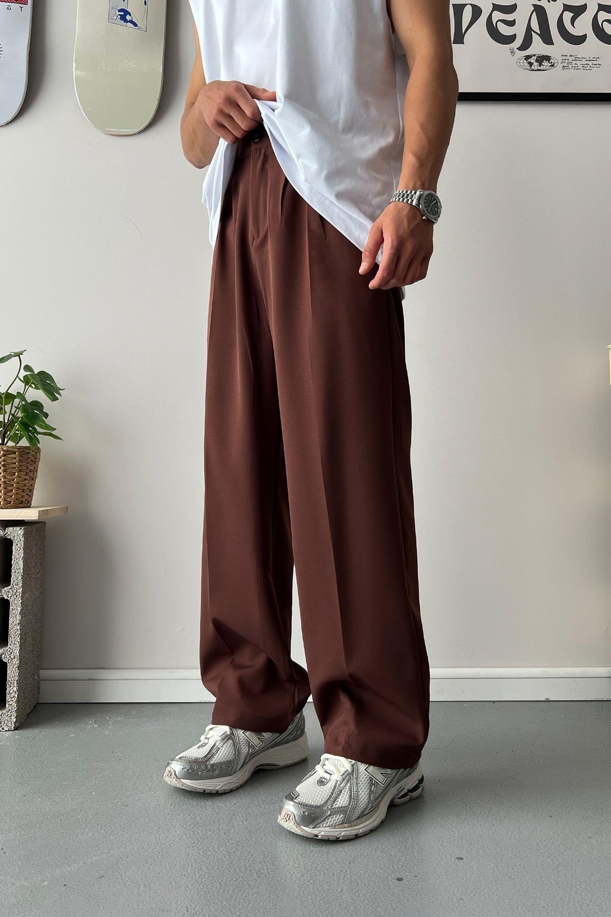 Old Money Extra Comfortable Baggy Fit Brown Fabric Trousers